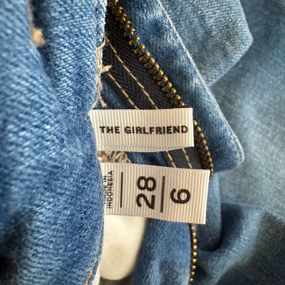 HP 🎉 LOFT Womens Girlfriend Jeans Size 28 / 6 Relaxed Fit Blue Denim - Picture 4 of 4